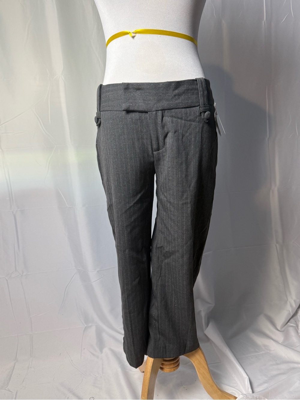 495-Women’s Gray Pinstripe Dress Pants